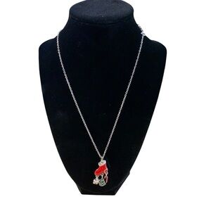 Avon Seasonal Shakes Red and Silvertone stocking Necklace NIB 2014